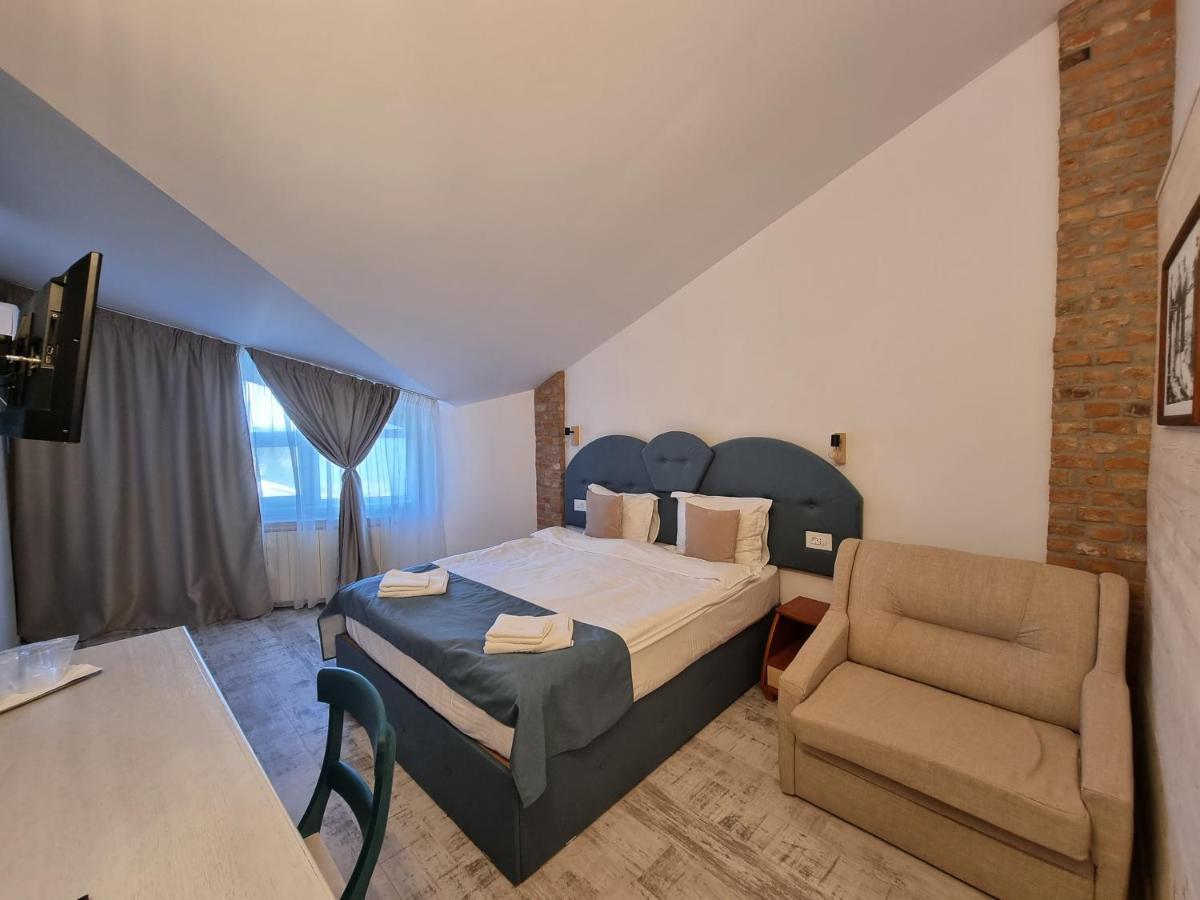 Hotel Sunrise Crisan  Exterior foto